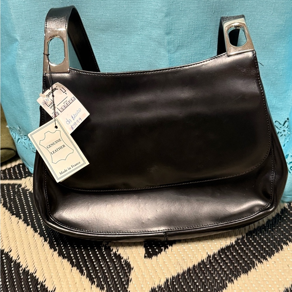Phynes Black Leather Shoulder Bag